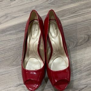 Bandolino shoes. They are size 9